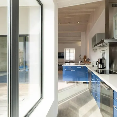 Maison Familiale Avec Piscine – à 100m Du Port De Villa *