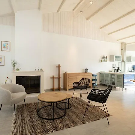 Maison Familiale Avec Piscine – à 100m Du Port De La Flotte