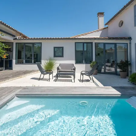 Maison Familiale Avec Piscine – à 100m Du Port De Villa *