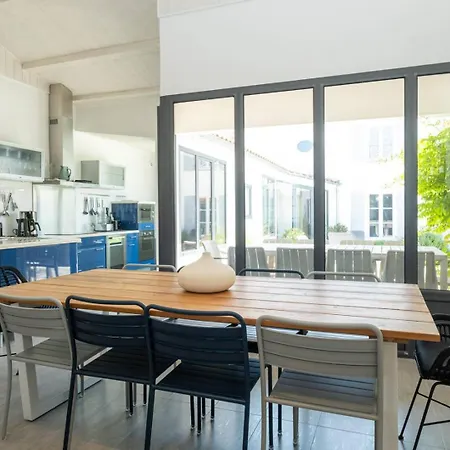 Maison Familiale Avec Piscine – à 100m Du Port De Villa La Flotte