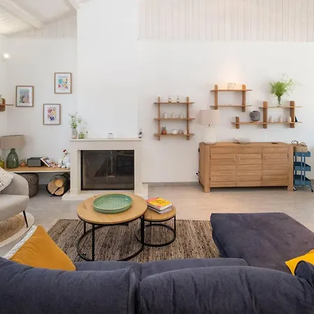 Villa Maison Familiale Avec Piscine – à 100m Du Port De